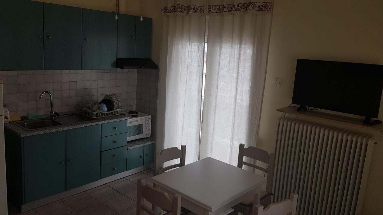 Central Apartments Eretria Extérieur photo