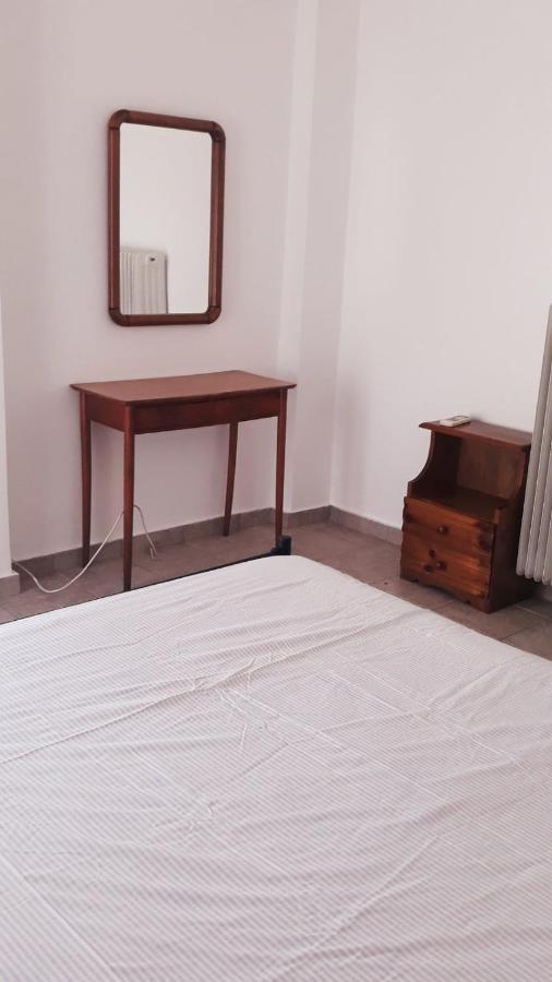 Central Apartments Eretria Extérieur photo