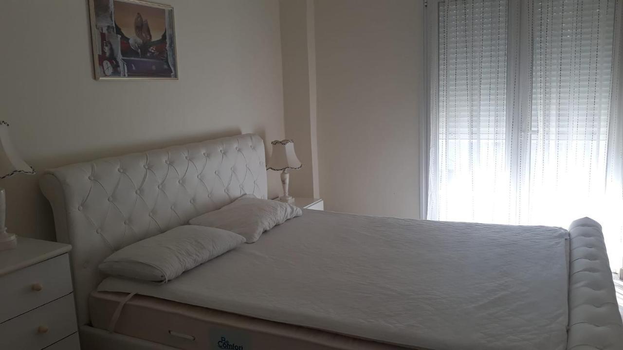 Central Apartments Eretria Extérieur photo