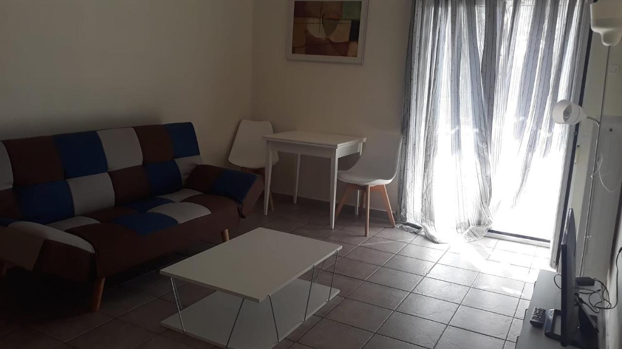 Central Apartments Eretria Extérieur photo