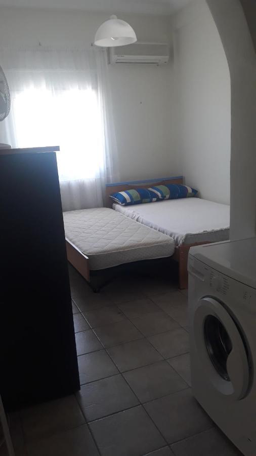 Central Apartments Eretria Extérieur photo