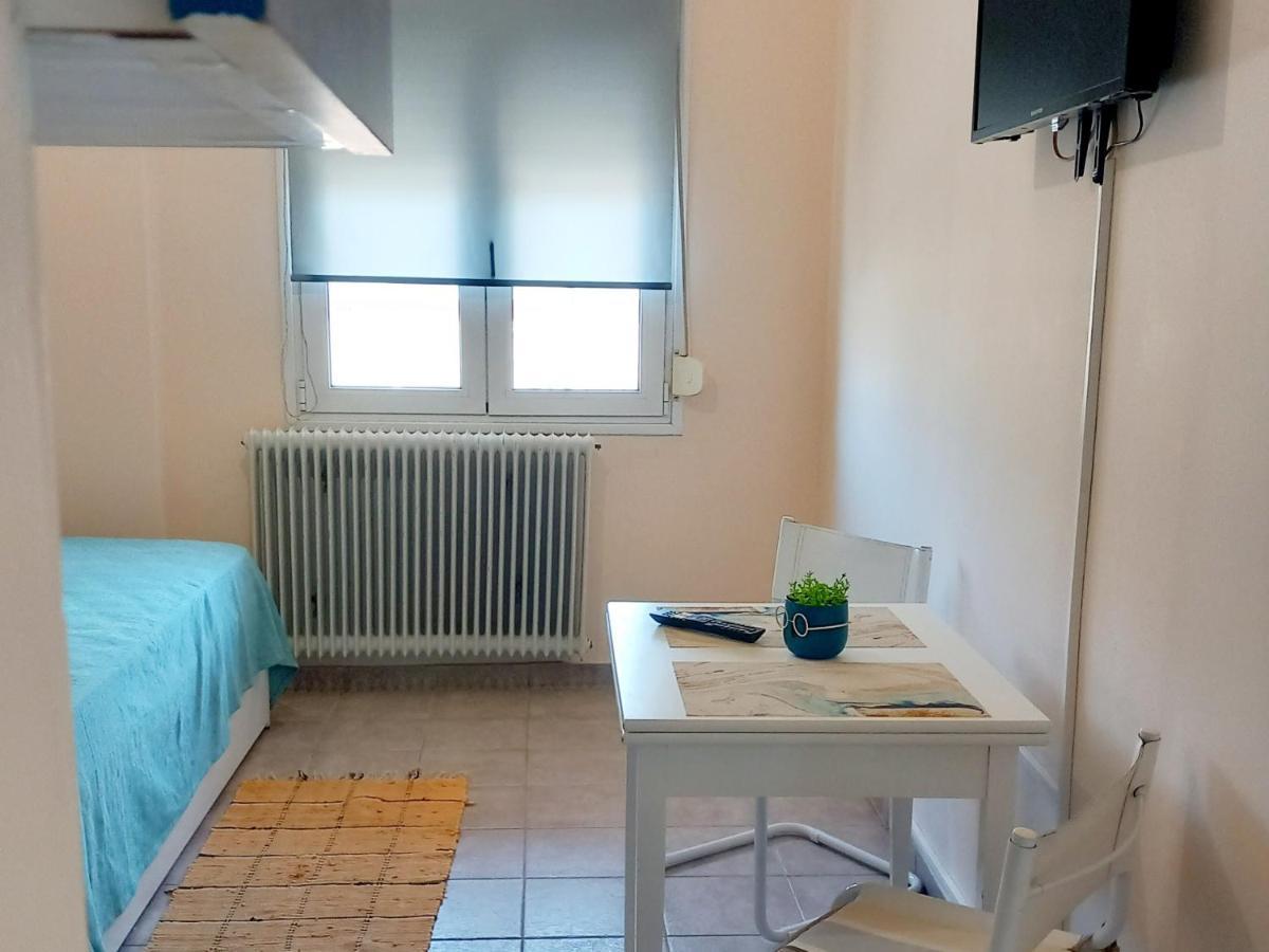 Central Apartments Eretria Extérieur photo