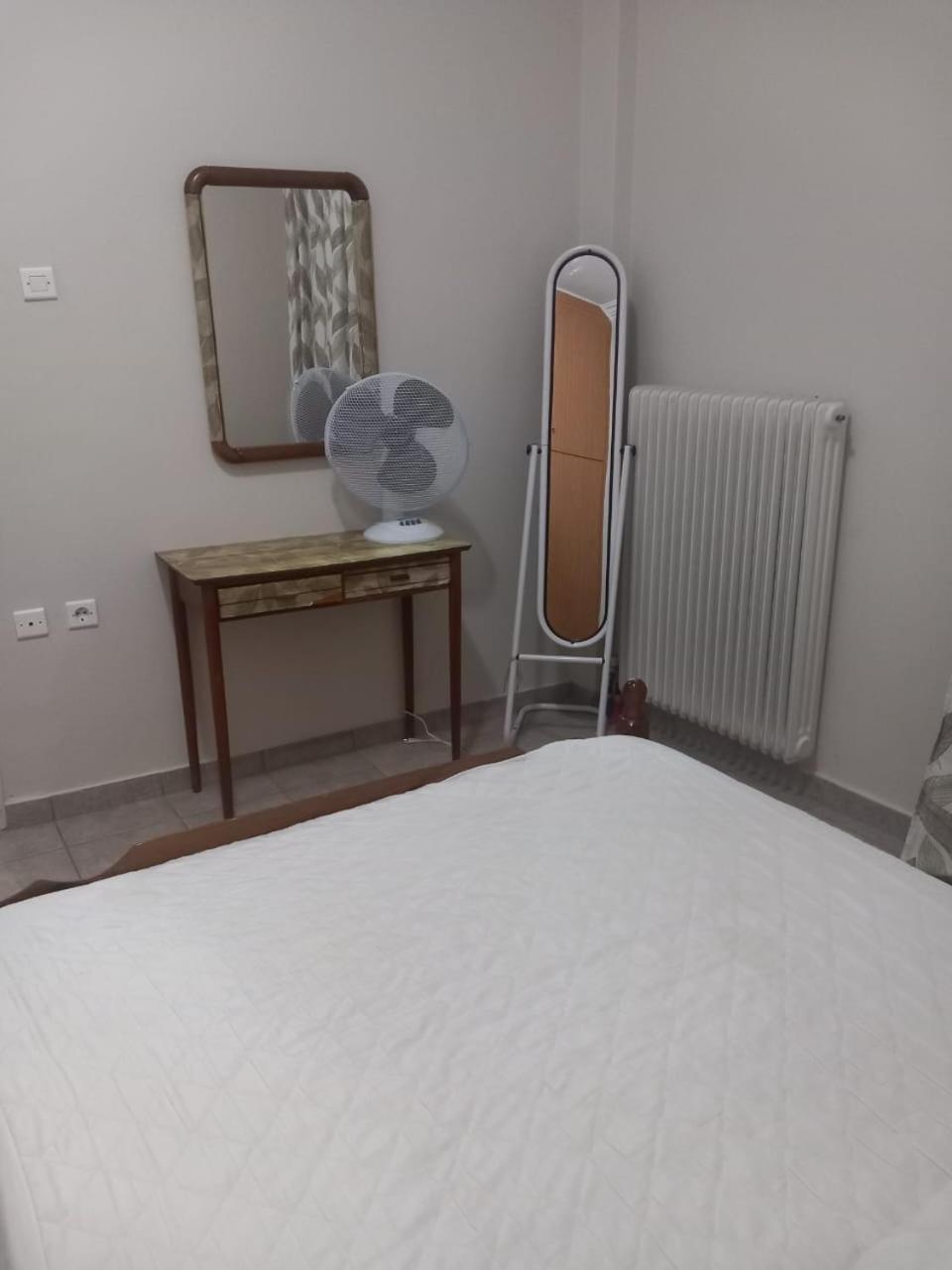 Central Apartments Eretria Extérieur photo