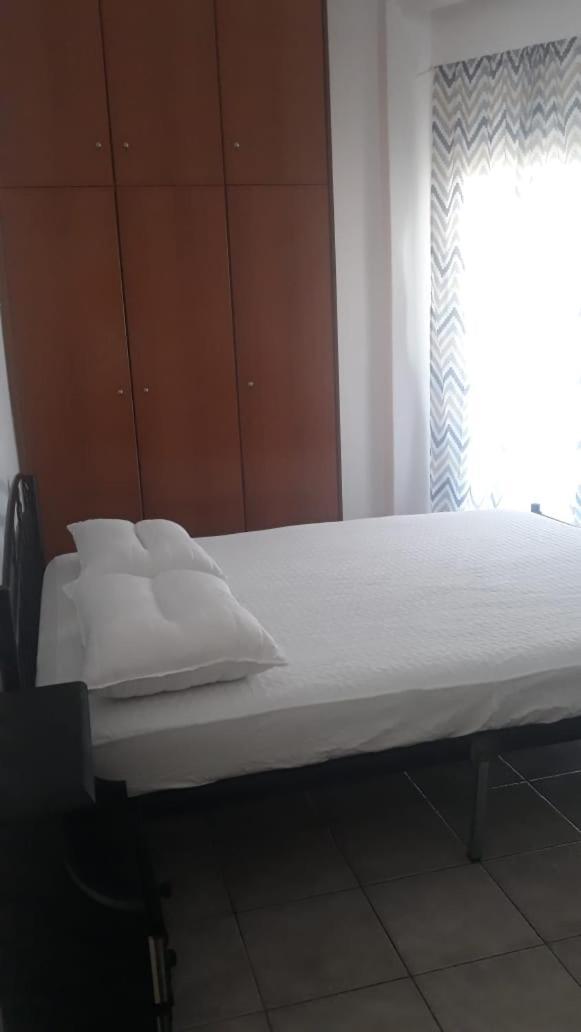 Central Apartments Eretria Extérieur photo