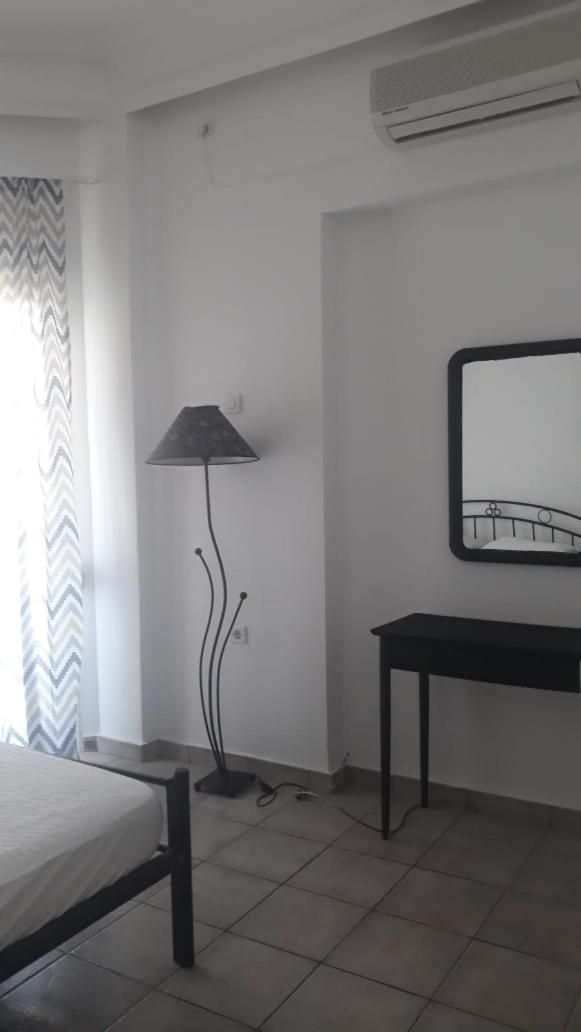 Central Apartments Eretria Extérieur photo