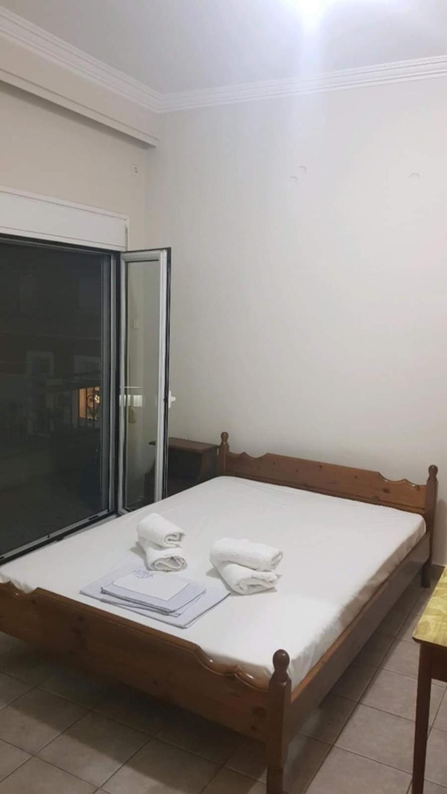 Central Apartments Eretria Extérieur photo
