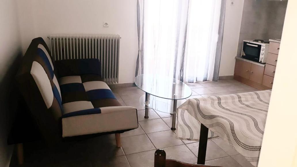 Central Apartments Eretria Extérieur photo